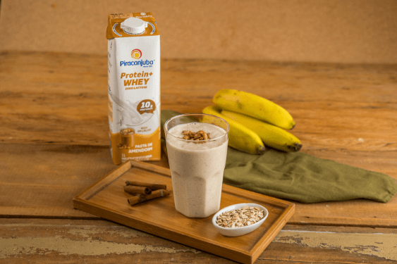 Aprenda como preparar uma vitamina de banana super fácil com Piracanjuba Protein + Whey.