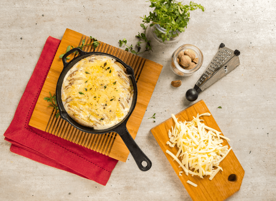 Que tal uma receita de Batata Gratinada Gourmet com bastante queijo? Essa receita vai te deixar com água na boca!